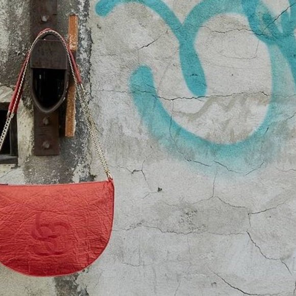 VEGAN PIÑATEX sustainable designer shoulder bag BLACK LUCIELA TASCHEN Prague - Picture 6 of 16